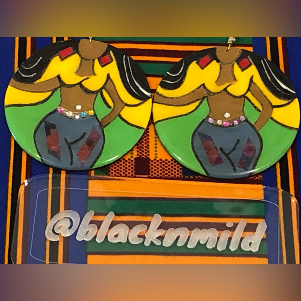 Handmade Afrocentric 3D Earrings “Round Tha Way Girl” - Picture 1 of 4